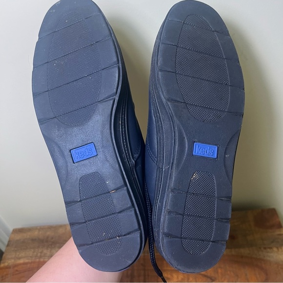 Keds Navy High Tops with Classic Lace-Up Design, Womens 7 - Picture 10 of 10